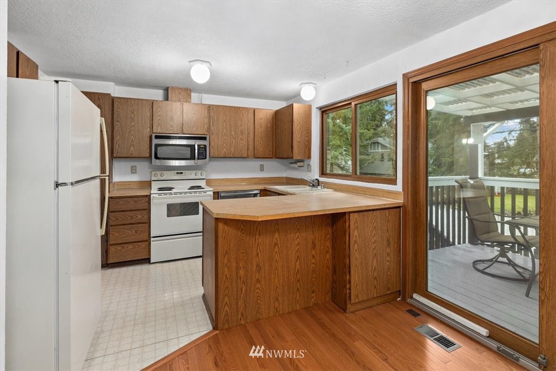 16822 23rd Avenue Southeast Bothell, WA 98012 - Photo 9 of 27 Gallery Image 9