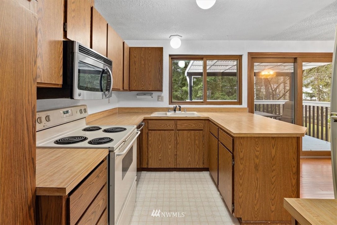 16822 23rd Avenue Southeast Bothell, WA 98012 - Photo 10 of 27 Gallery Image 10