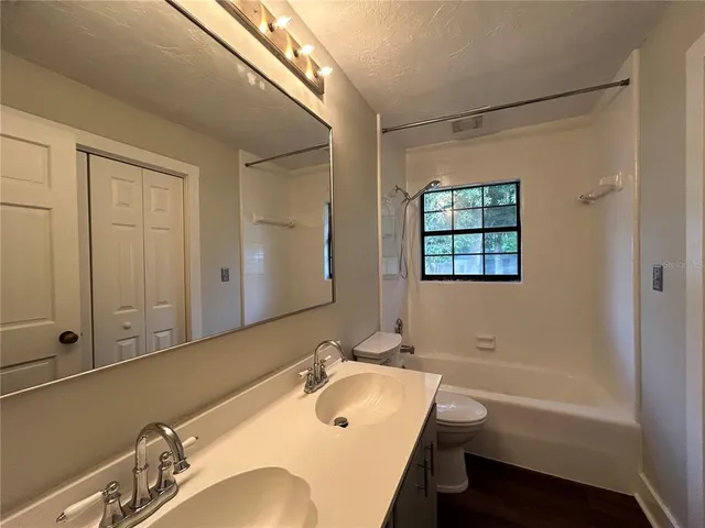 $3,200 | 3322 Northwest 39th Terrace, Gainesville, FL 32606