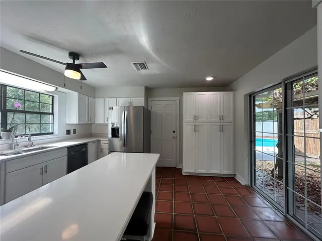 $3,200 | 3322 Northwest 39th Terrace, Gainesville, FL 32606