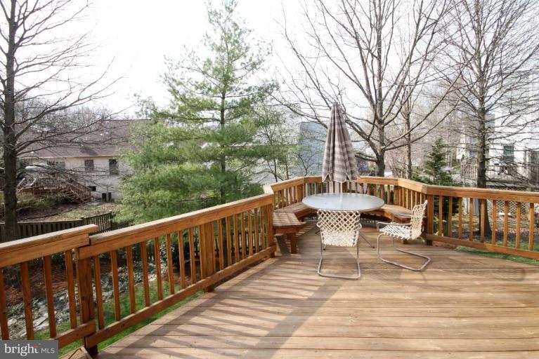 7802 Cherry Orchard Court Springfield, VA 22153 - Photo 23 of 27 Deck