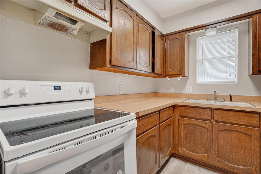 119 Del Rio Avenue, Unit C Benbrook, TX 76126 - Photo 7 of 17