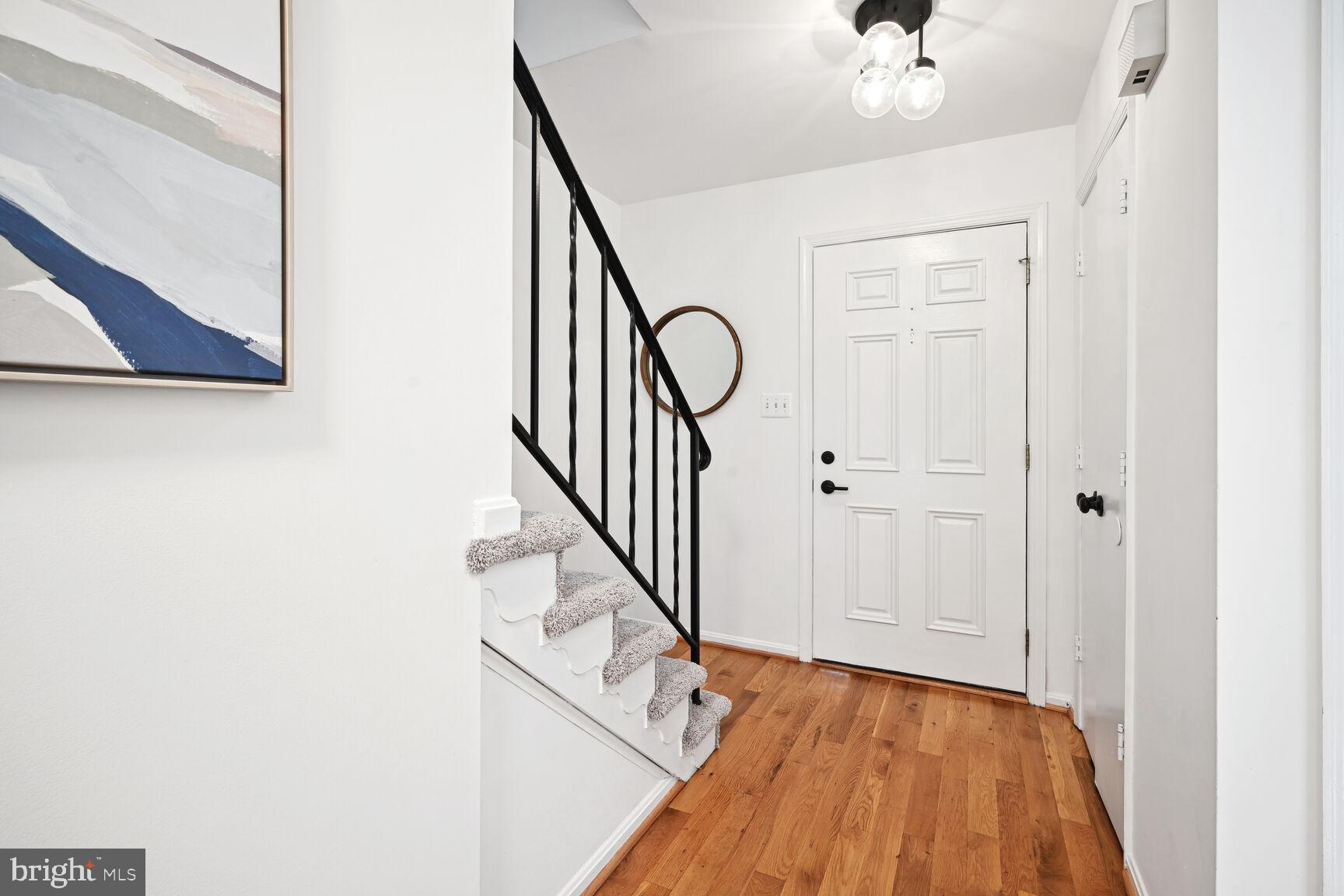 7232 Greentree Road Bethesda, MD 20817 - Photo 3 of 28