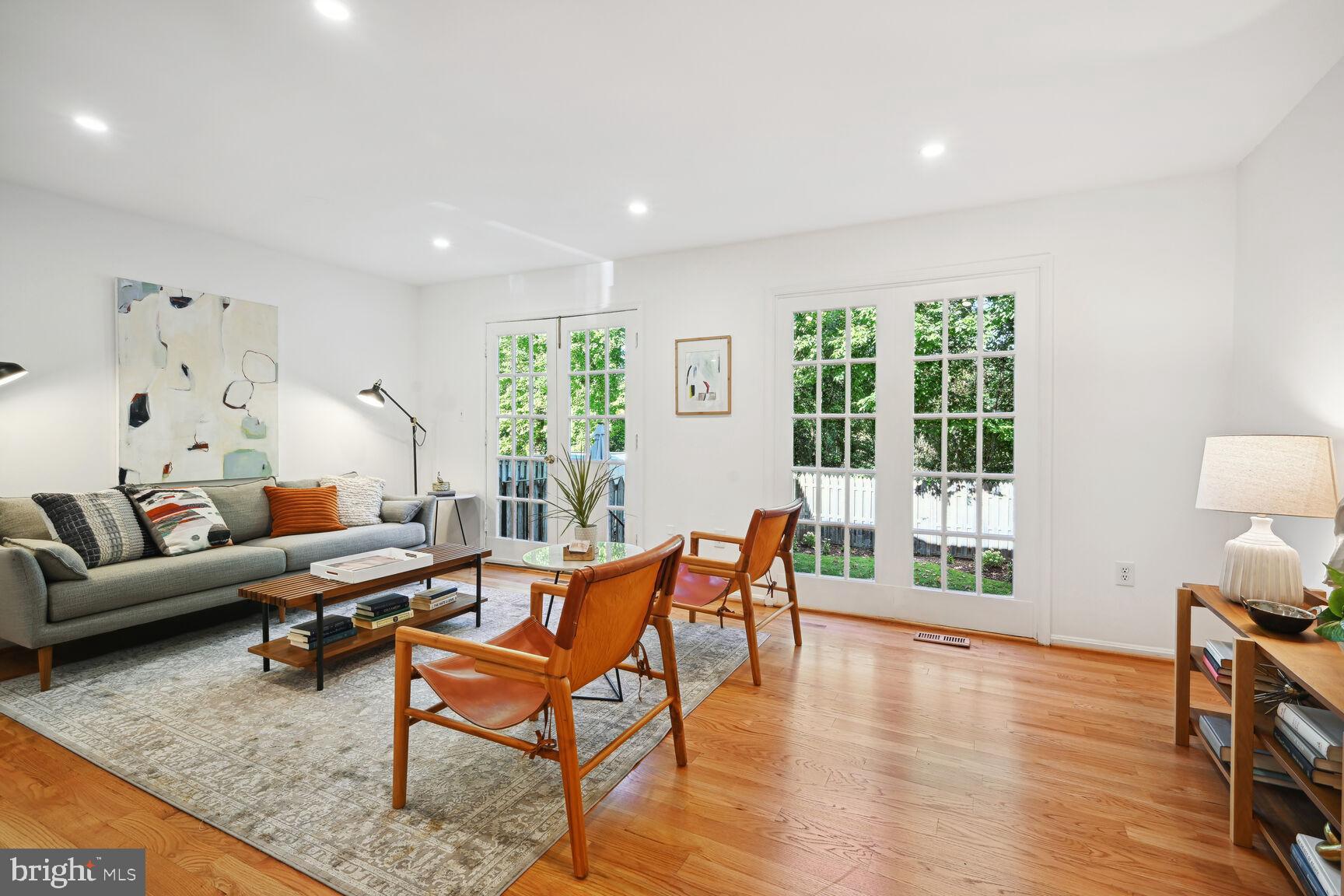 7232 Greentree Road Bethesda, MD 20817 - Photo 4 of 28