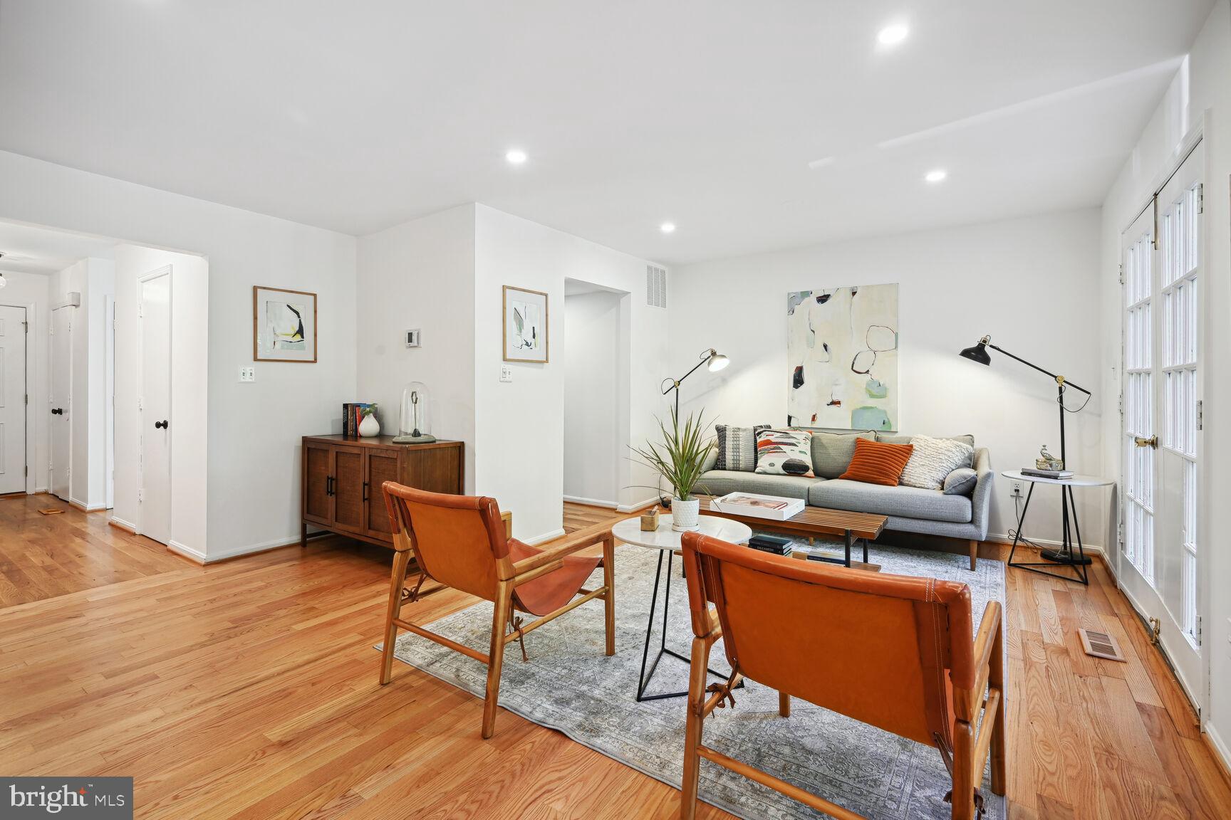 7232 Greentree Road Bethesda, MD 20817 - Photo 5 of 28