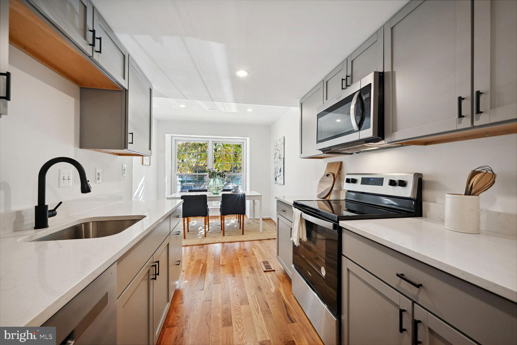 7232 Greentree Road Bethesda, MD 20817 - Photo 9 of 28