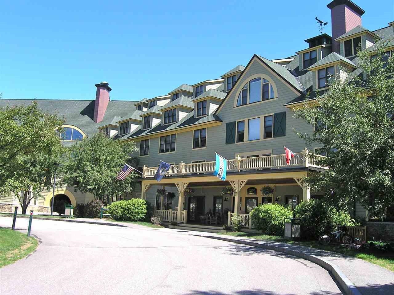 28 Packard's Road, Unit 400 Waterville Valley, NH 03215 - Photo 3 of 34