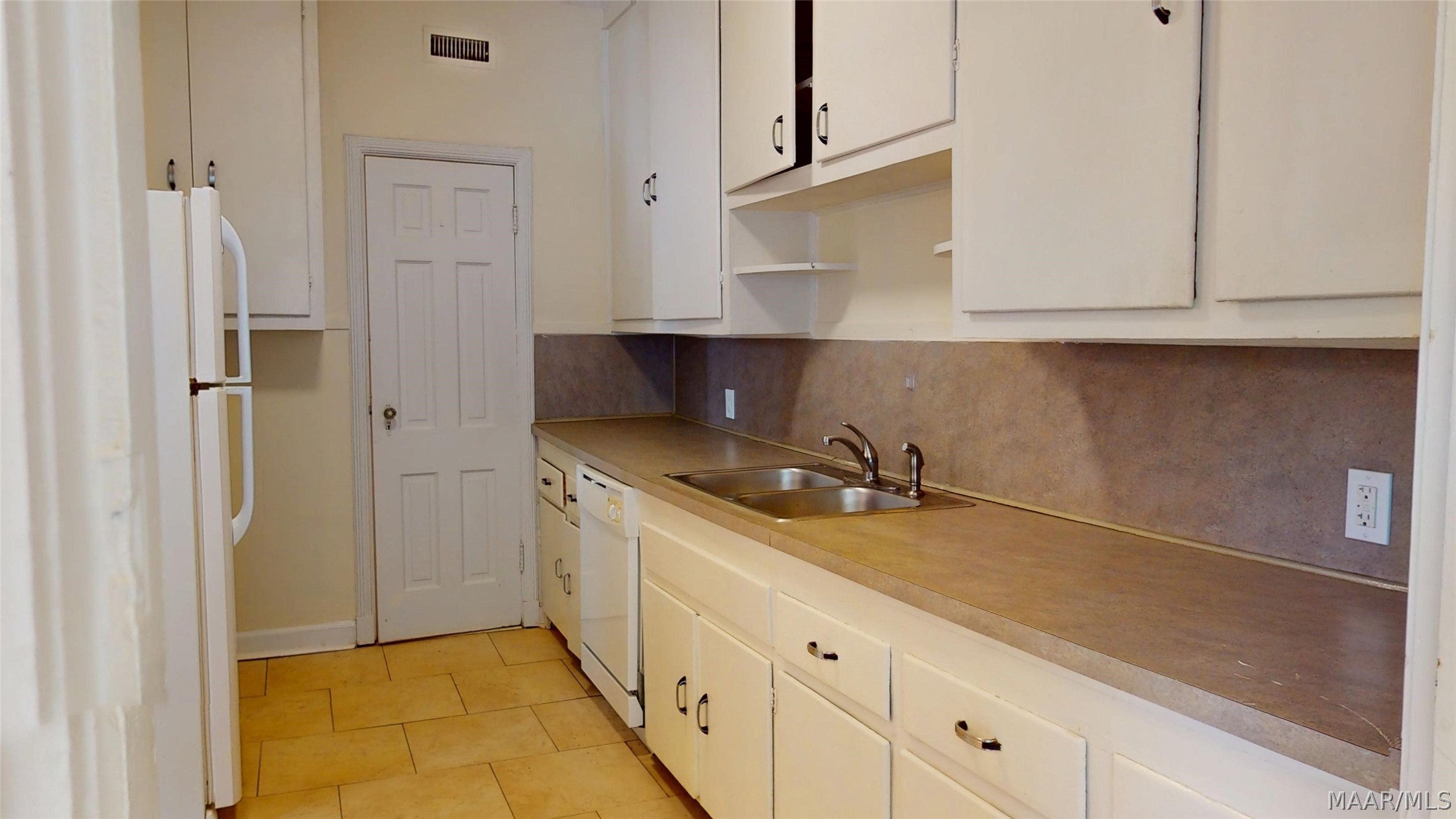2214 Carter Hill Road Montgomery, AL 36106 - Photo 7 of 30 Gallery Image 7
