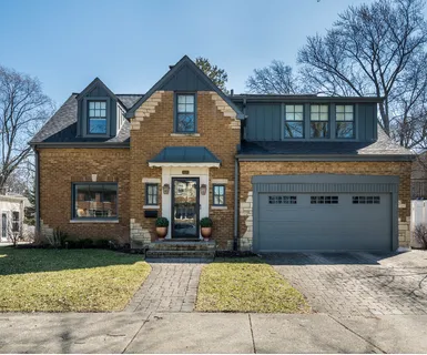 $999,000 | 6529 North Ponchartrain Boulevard, Chicago, IL 60646