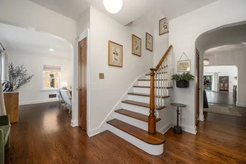 $999,000 | 6529 North Ponchartrain Boulevard, Chicago, IL 60646