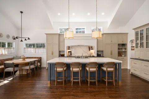 $999,000 | 6529 North Ponchartrain Boulevard, Chicago, IL 60646