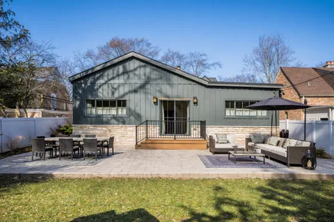 $999,000 | 6529 North Ponchartrain Boulevard, Chicago, IL 60646