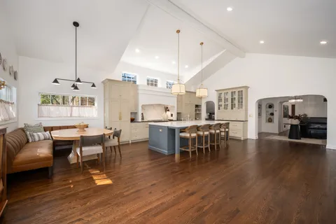 $999,000 | 6529 North Ponchartrain Boulevard, Chicago, IL 60646