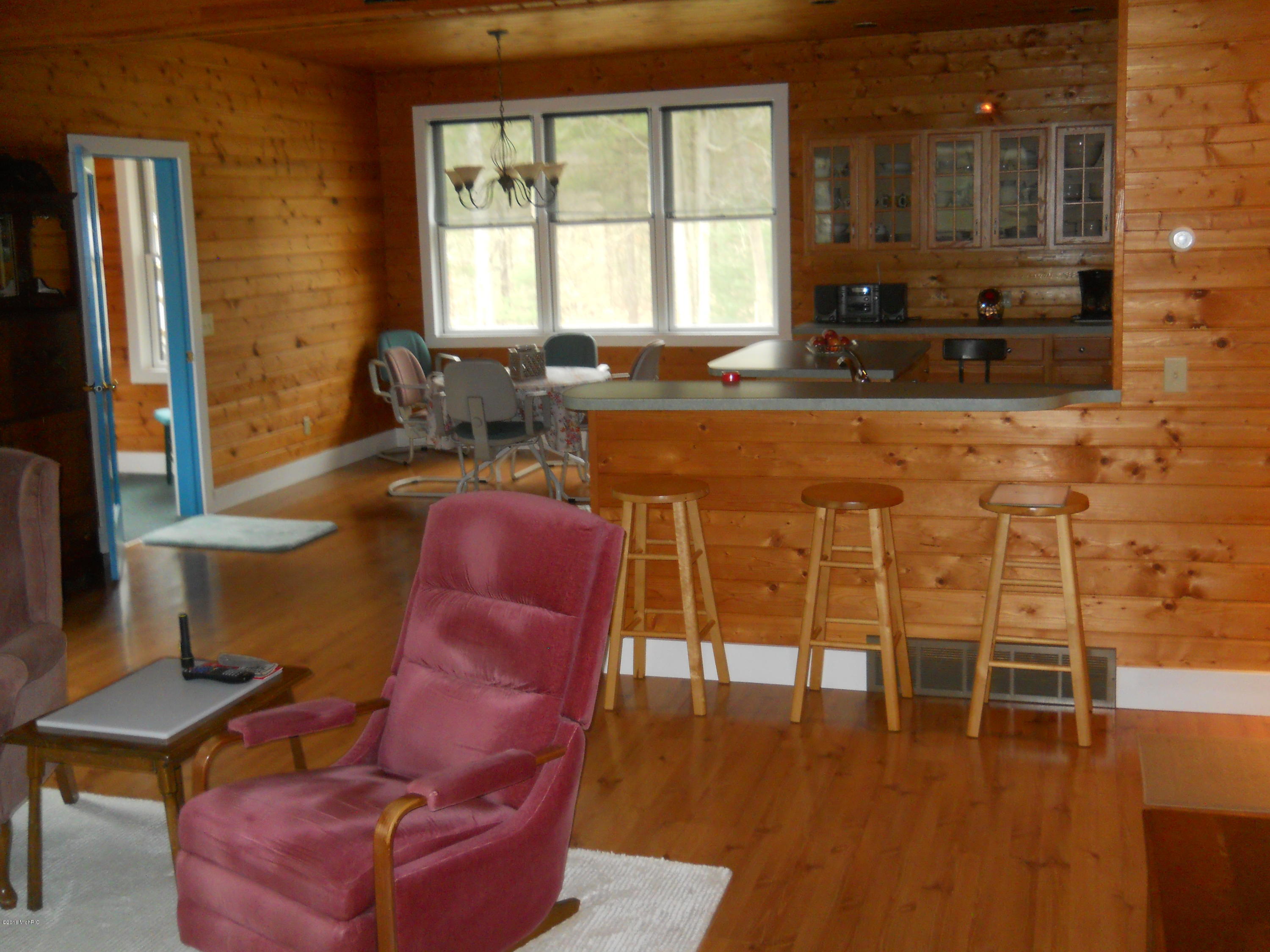 4243 West Giles Road Muskegon, MI 49445 - Photo 7 of 18 7