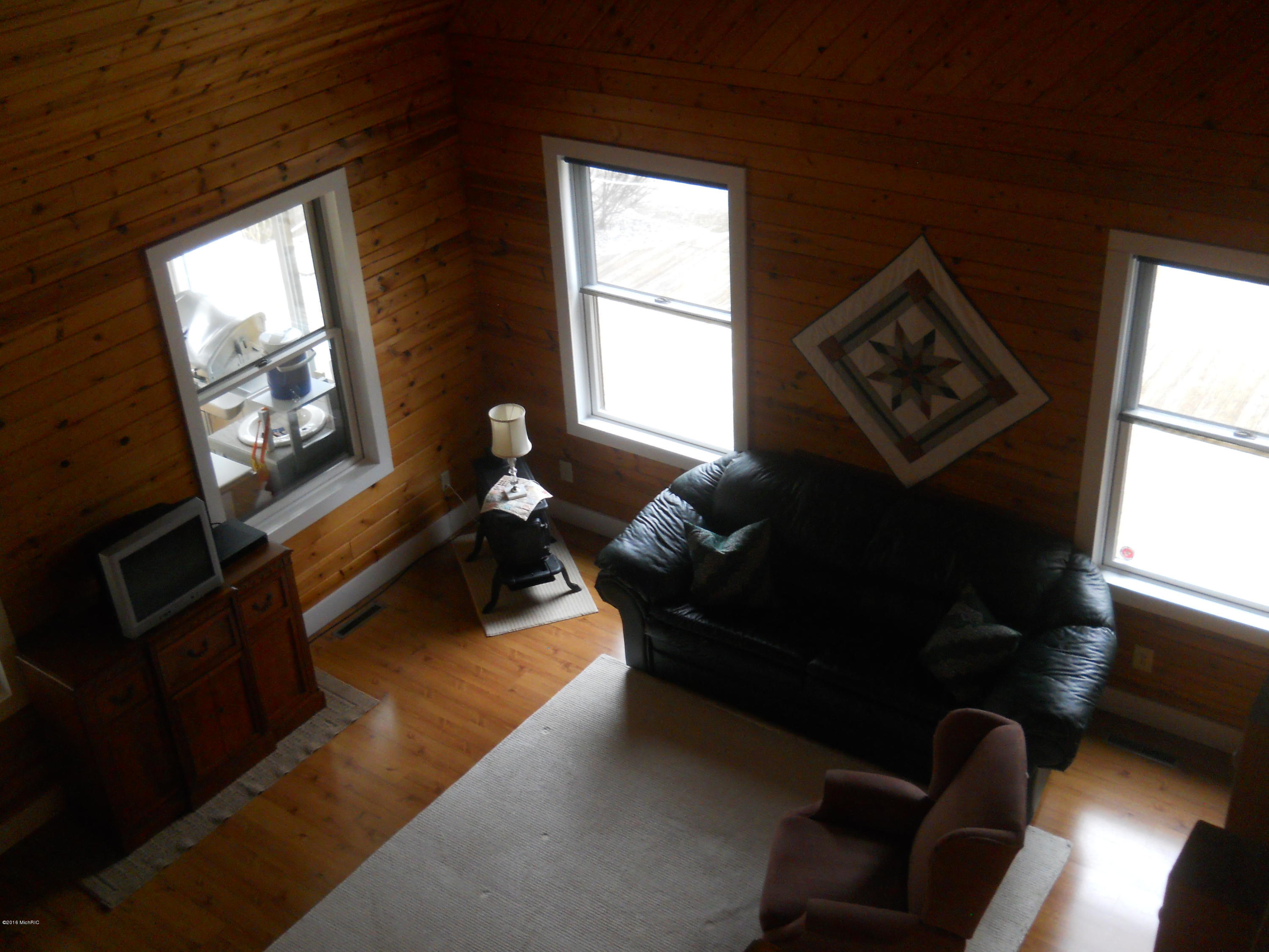 4243 West Giles Road Muskegon, MI 49445 - Photo 8 of 18 8