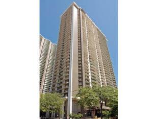 6007 North Sheridan Road, Unit 28E Chicago, IL 60660 - Photo 1 of 1 a view of a large window