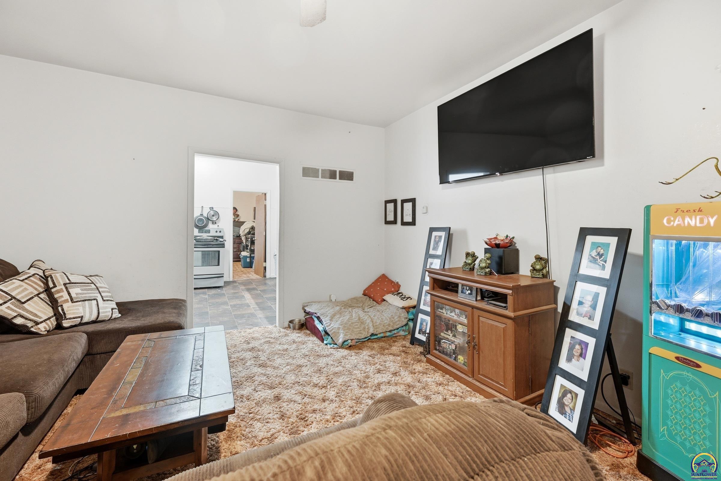 1401 Southwest Polk Street Topeka, KS 66612 - Photo 3 of 12