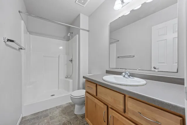 $250,000 | 1511 11th Avenue East, West Fargo, ND 58078