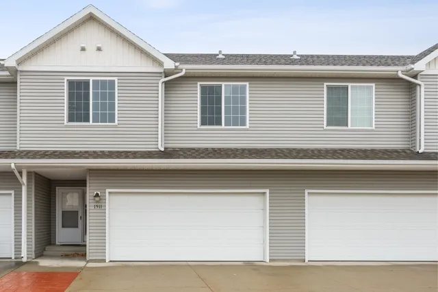 $250,000 | 1511 11th Avenue East, West Fargo, ND 58078