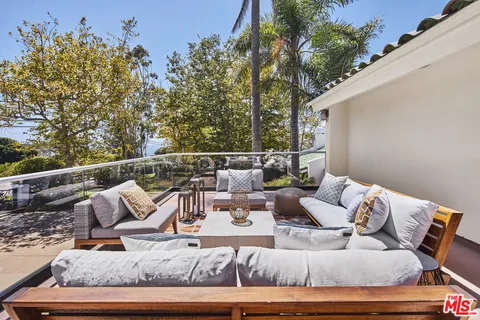 $5,600,000 | 29417 Bluewater Road, Malibu, CA 90265