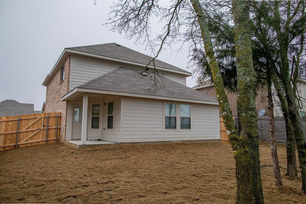 3206 Robin Road Ennis, TX 75119 - Photo 2 of 15