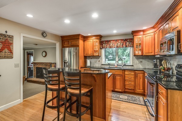 66 Old Cart Road Hamilton, MA 01982 - Photo 10 of 28 Gallery Image 10