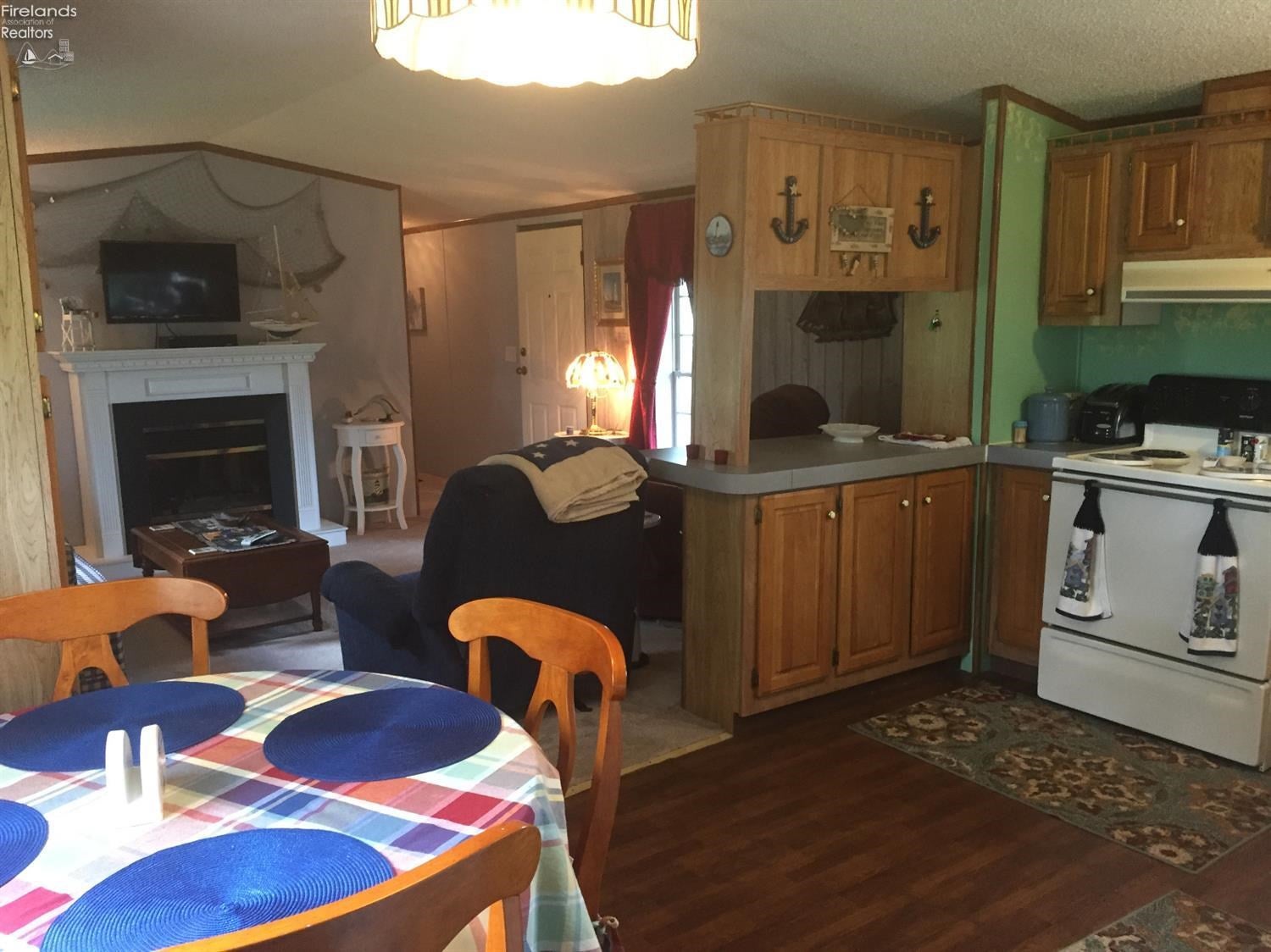 3389 West Harbor Road Port Clinton, OH 43452 - Photo 6 of 10 Gallery Image 6