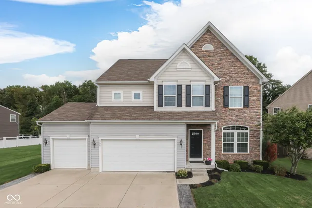 $424,900 | 2796 Welcome Way, Greenwood, IN 46143