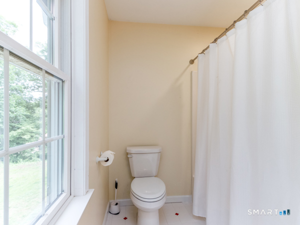 34 R Goldfinch Road Durham, CT 06422 - Photo 28 of 36 Full bathroom on second floor