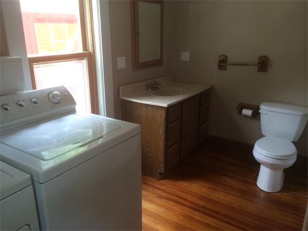 37 Evergreen Road Northampton, MA 01053 - Photo 10 of 27 a bathroom with a sink and a toilet