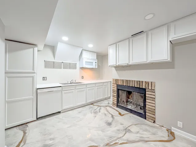 $2,937 | 8616 Hickory Avenue, Crystal Lake, IL 60014