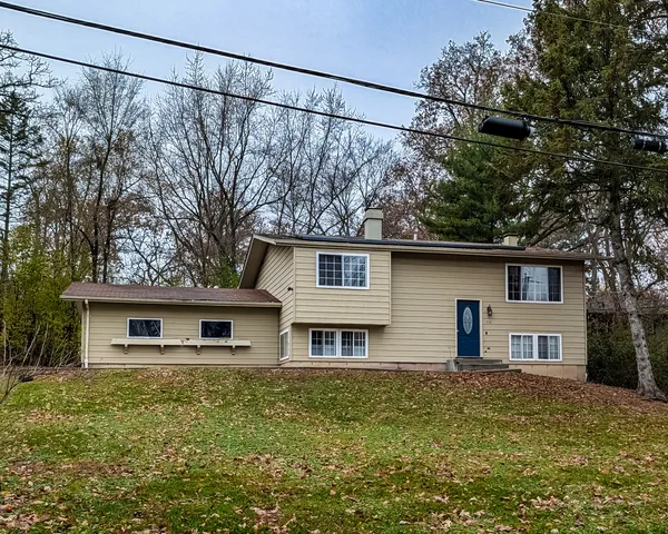 $2,937 | 8616 Hickory Avenue, Crystal Lake, IL 60014