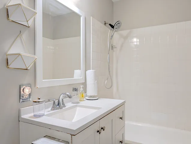 $2,937 | 8616 Hickory Avenue, Crystal Lake, IL 60014