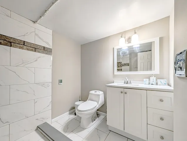 $2,937 | 8616 Hickory Avenue, Crystal Lake, IL 60014