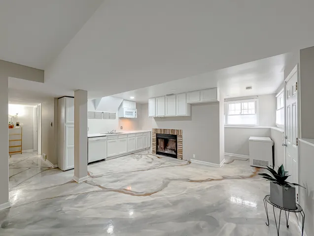 $2,937 | 8616 Hickory Avenue, Crystal Lake, IL 60014