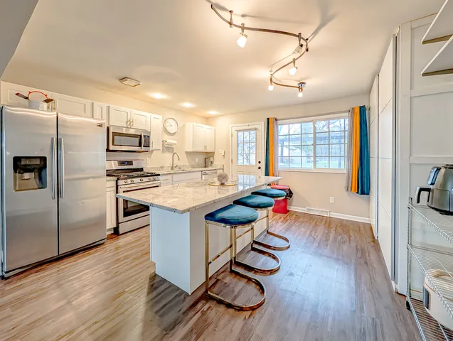 $2,937 | 8616 Hickory Avenue, Crystal Lake, IL 60014