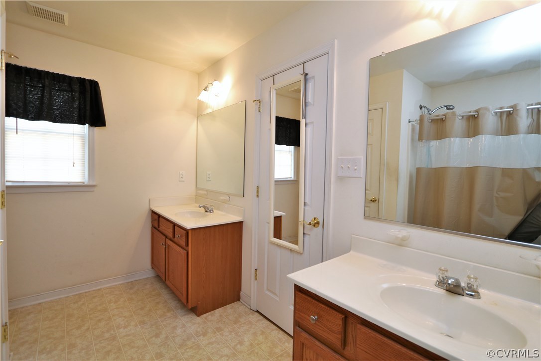 5752 Swanson Road Richmond, VA 23224 - Photo 16 of 26 Double Vanity in Master Bath