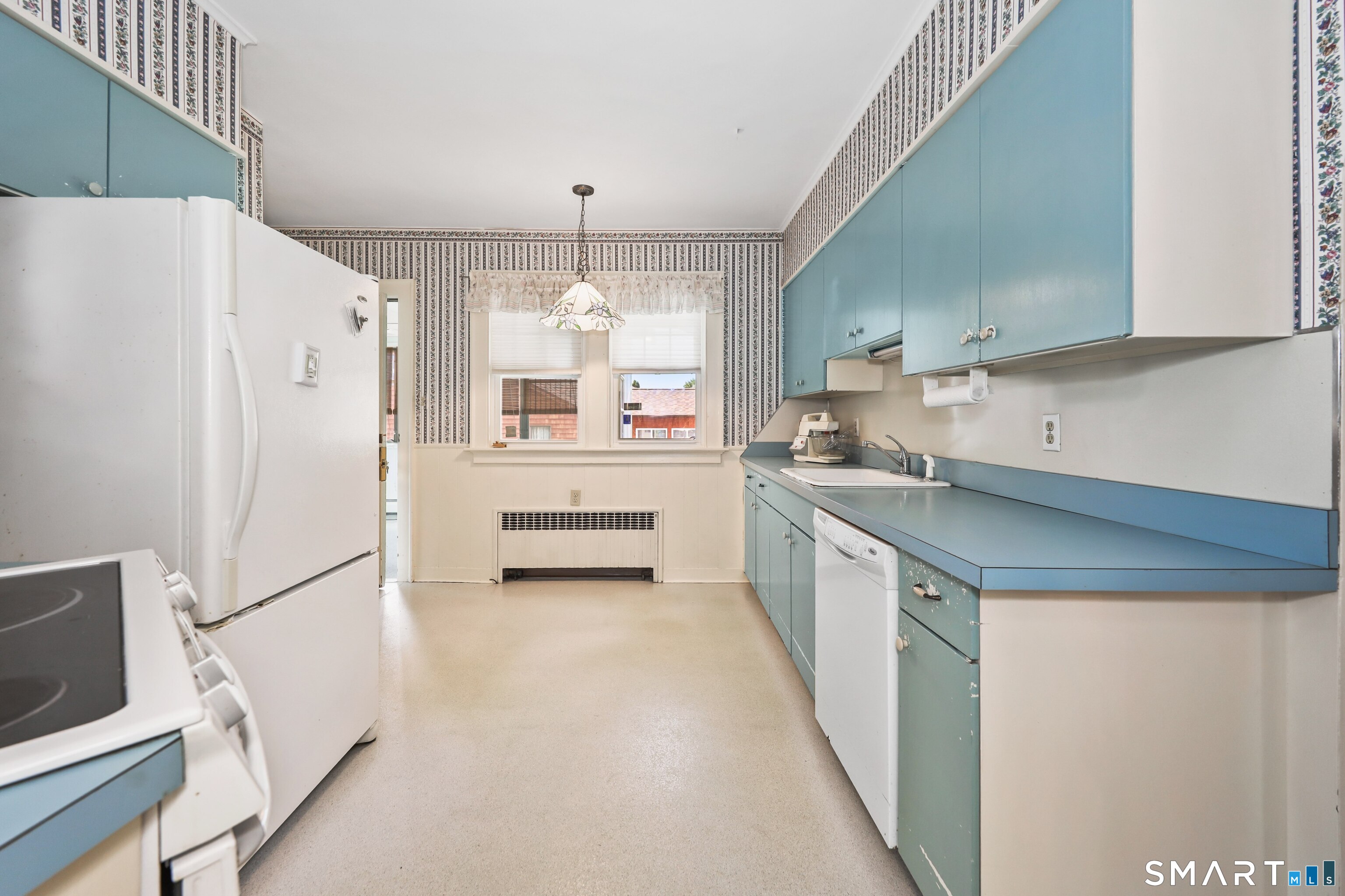 249 Montoe Road Waterbury, CT 06704 - Photo 4 of 40 Gallery Image 4