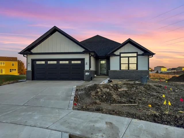 $549,900 | 13973 Blue Sky Drive, St. John, IN 46311