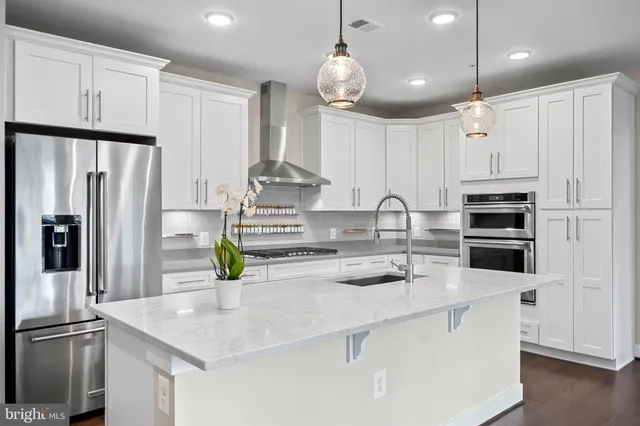 $699,900 | 210 Decoverly Drive, Unit 106, Gaithersburg, MD 20878