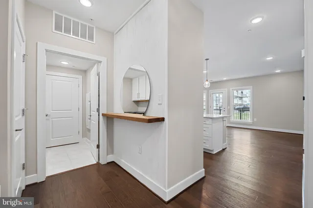 $699,900 | 210 Decoverly Drive, Unit 106, Gaithersburg, MD 20878