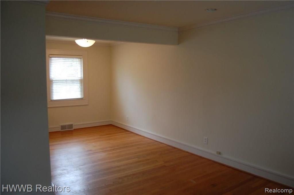 1734 Graefield Road Birmingham, MI 48009 - Photo 4 of 10
