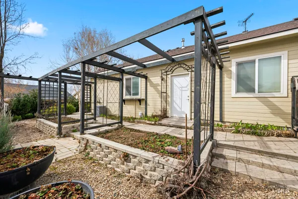 $455,000 | 1101 North Pioneer Way, Parma, ID 83660