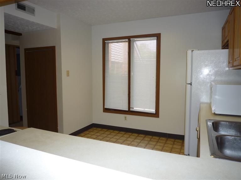 4655 Mayfield Road, Unit F South Euclid, OH 44121 - Photo 13 of 22