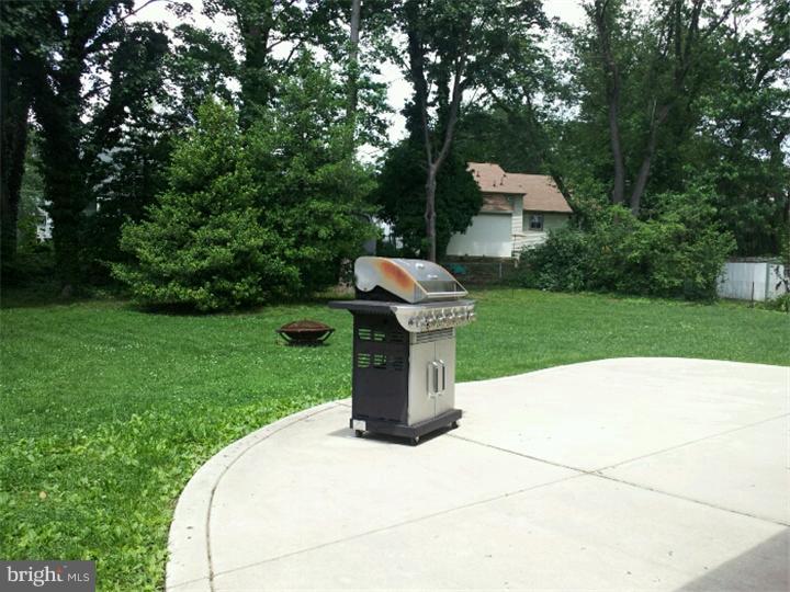 226 North Brookfield Road Cherry Hill, NJ 08034 - Photo 2 of 5 Gallery Image 2