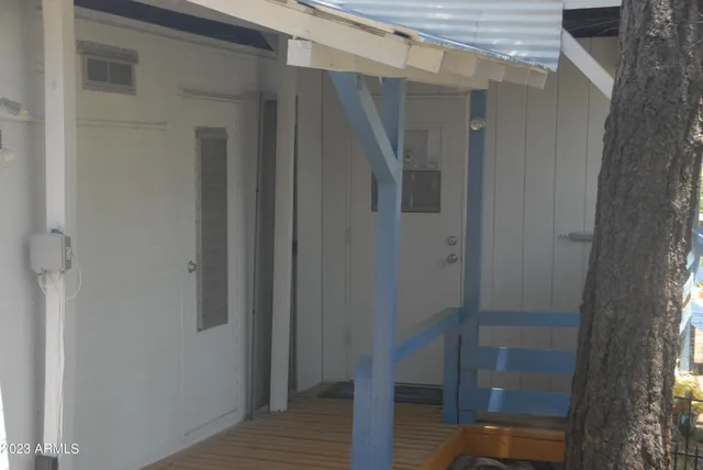 a front view of house with yard