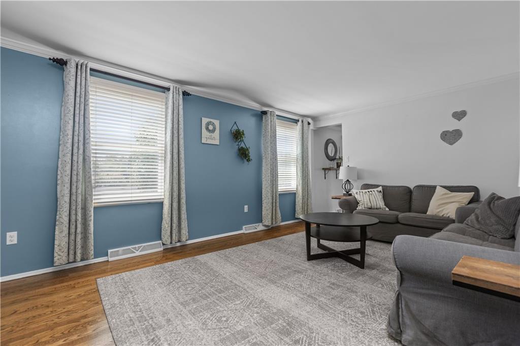 5088 West Harbison Road Pittsburgh, PA 15205 - Photo 8 of 32 Gallery Image 8