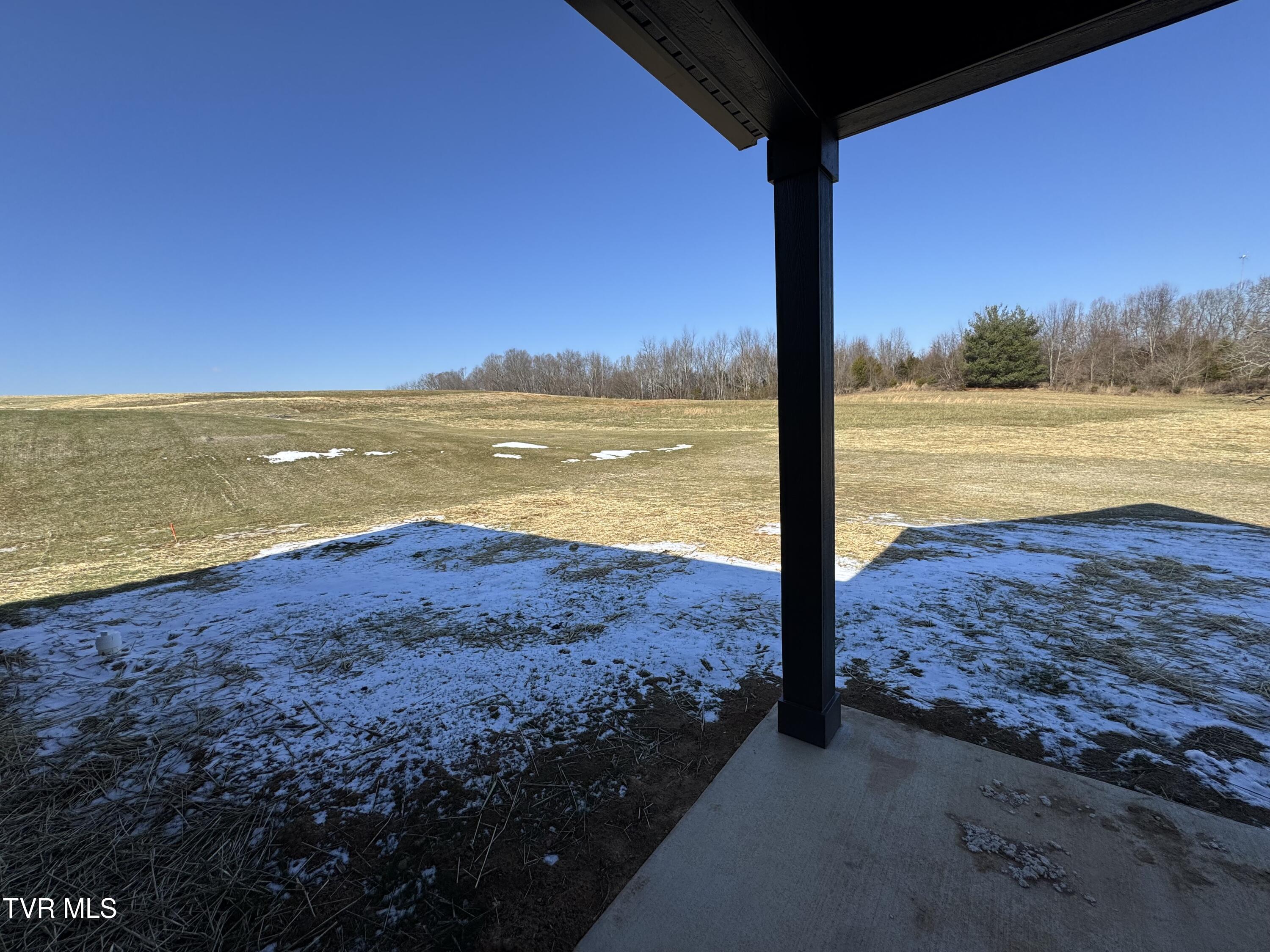 1050 Hawley Road Blountville, TN 37617 - Photo 16 of 18 covered back patio