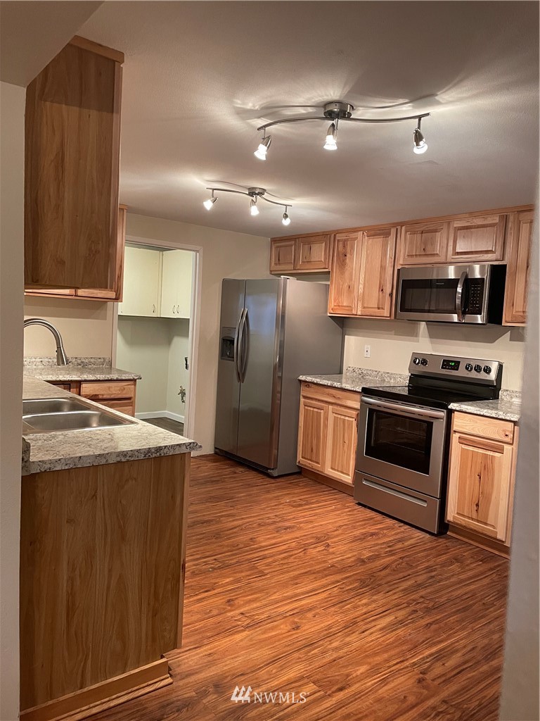 519 Hall Road Silverlake, WA 98645 - Photo 3 of 22 Gallery Image 3