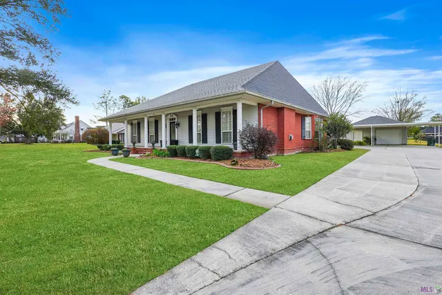 $575,000 | 108 Ouiski Bayou Drive, Houma, LA 70360
